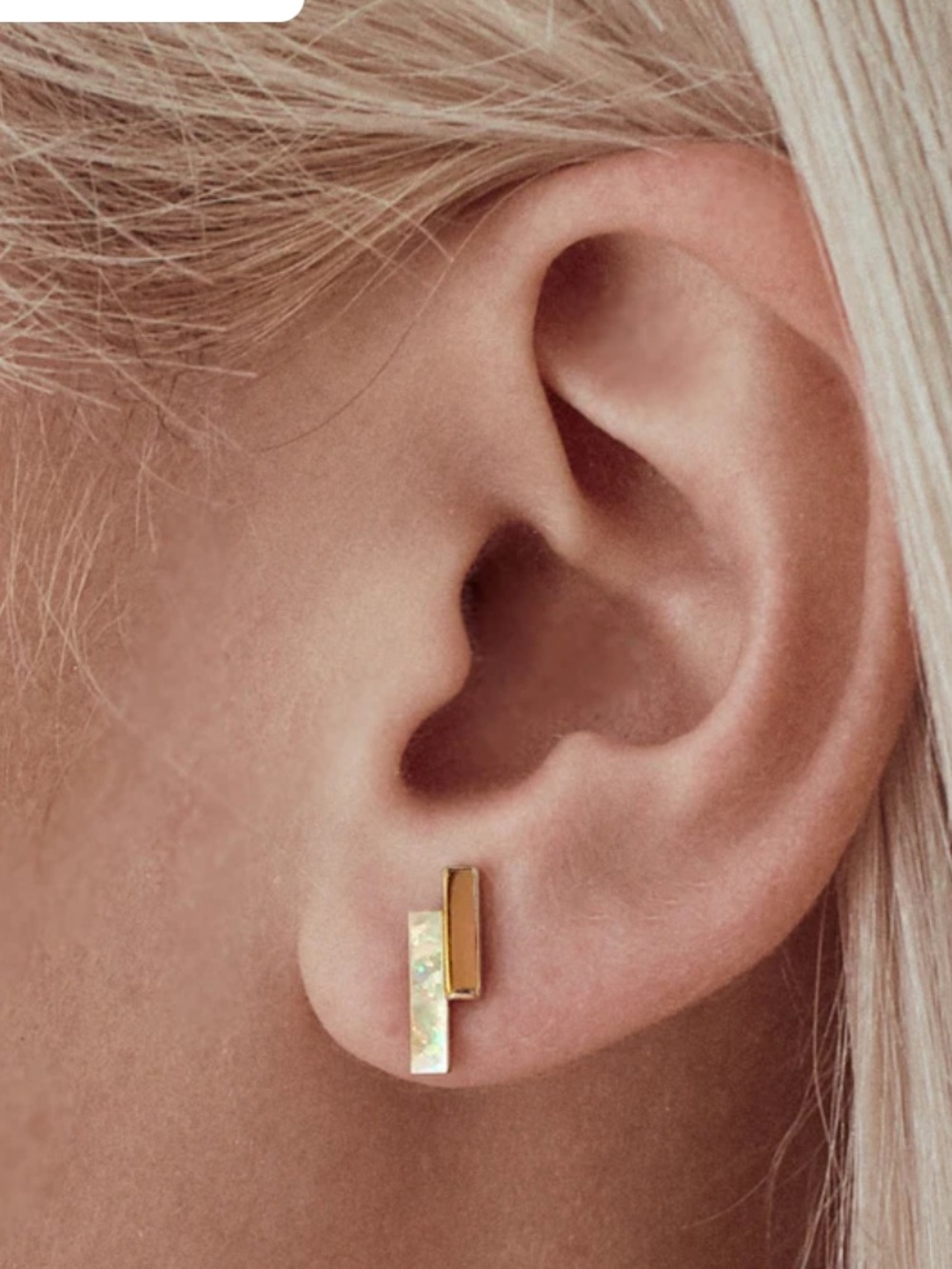 NWT ELIZABETH STONE Gold Plated Bar and Opal (lab grown) Inlay Stud Earrings
